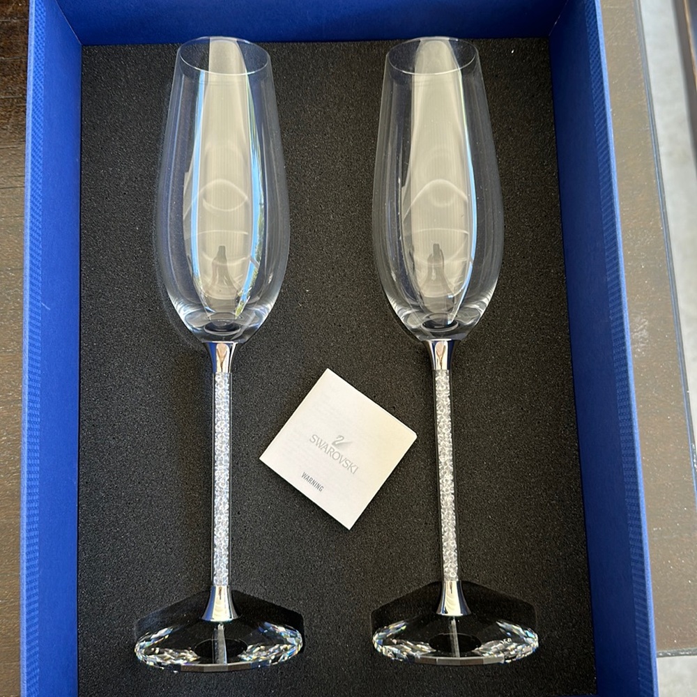 Swarovski Champagne flutes set of two 🥂